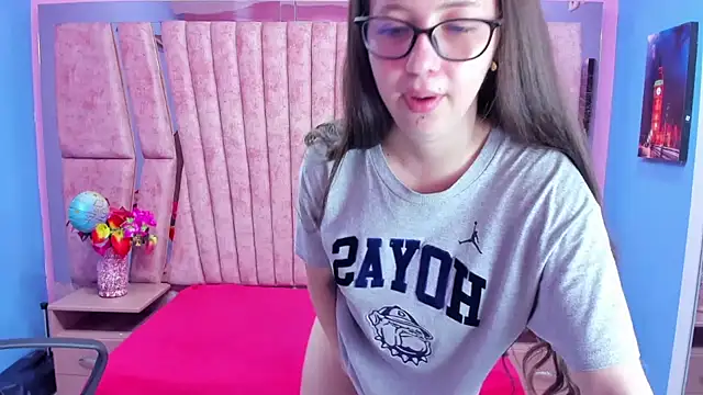 sarah sweett  online show from October 23, 2:34 pm