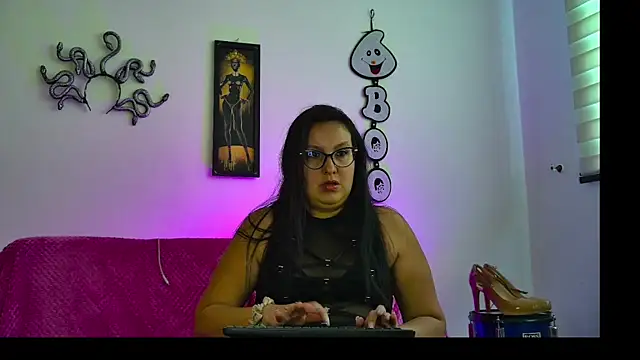 Snapshot of vallery161 chatting on October 20, 2:20 pm vallery161 online show from October 20, 2:20 pm