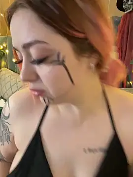 KellyMoors online show from October 31, 1:40 am