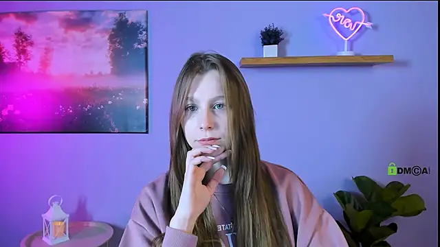 esme moore  online show from November 6, 9:37 am