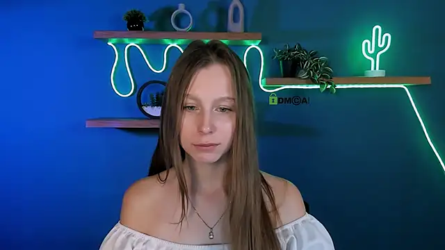 Snapshot of esme_moore_ chatting on October 9, 10:08 am esme moore online show from October 9, 10:08 am