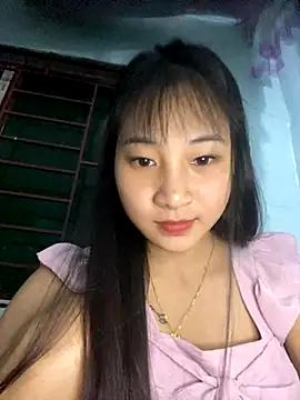 Snapshot of banlinh004 chatting on October 17, 2:42 pm banlinh004 online show from October 17, 2:42 pm