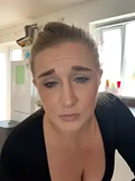 MimiMaee online show from December 4, 11:23 am