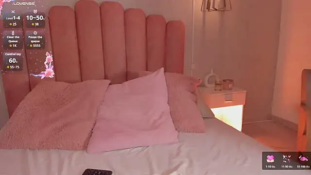 mara swan  online show from December 18, 8:46 pm