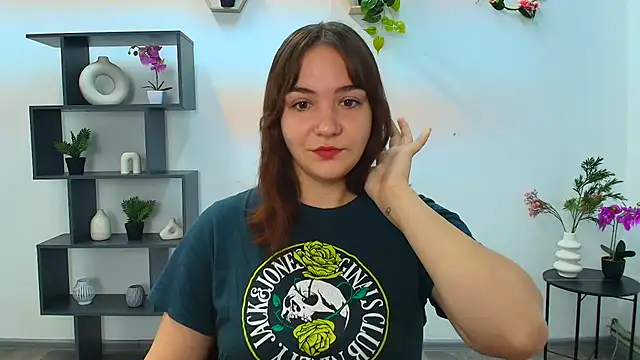 Snapshot of OliviaMontgommery chatting on October 9, 5:22 am OliviaMontgommery online show from October 9, 5:22 am