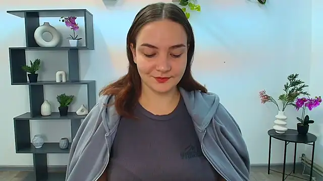 Snapshot of OliviaMontgommery chatting on October 3, 5:23 am OliviaMontgommery online show from October 3, 5:23 am