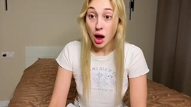 foxy vivi online show from October 30, 1:01 pm