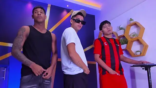 Snapshot of Play_boys_Hot2 chatting on October 9, 12:42 pm Play boys Hot2 online show from October 9, 12:42 pm