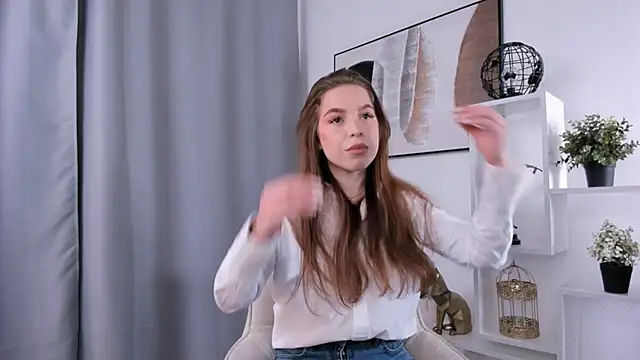 Snapshot of ToniaRoehr chatting on October 6, 4:56 pm ToniaRoehr online show from October 6, 4:56 pm