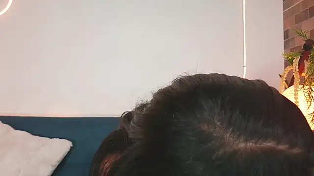 luna valen online show from April 16, 3:29 am