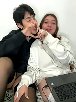 DaisyEmily online show from October 24, 11:34 pm