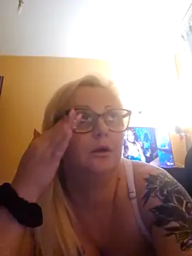 NieMaJazdyBezGwiazdy7883 online show from November 7, 6:46 pm