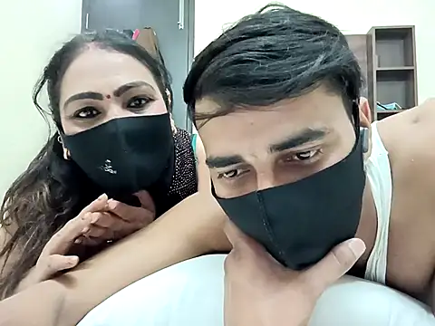 horny milf couple online show from October 30, 6:42 pm