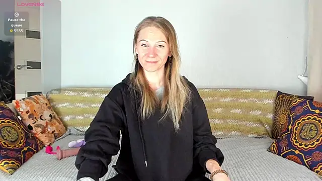 Amalia Mio online show from April 15, 8:26 am