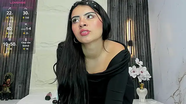 Laia 18 online show from December 4, 12:02 am