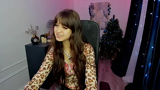 TiffanyYounge online show from December 15, 7:41 pm