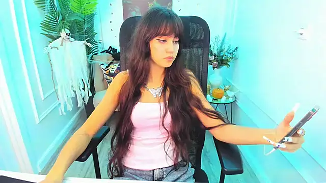 TiffanyYounge online show from October 21, 11:47 am