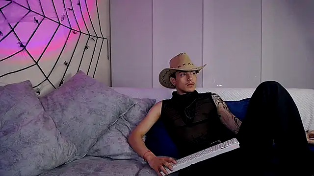  PandoyParker  online show from October 13, 3:53 am