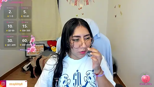 Snapshot of LoveLyy- chatting on October 16, 9:17 pm LoveLyy- online show from October 16, 9:17 pm