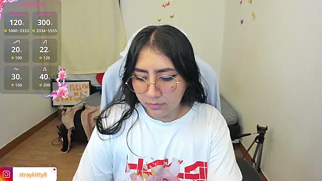 Snapshot of LoveLyy- chatting on October 8, 2:27 am LoveLyy- online show from October 8, 2:27 am