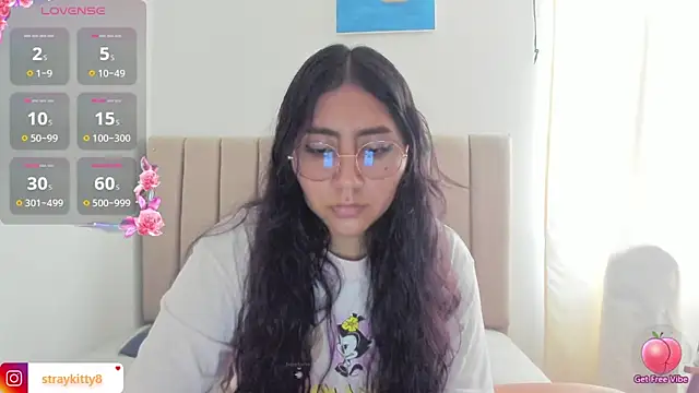 Snapshot of LoveLyy- chatting on October 27, 8:47 pm LoveLyy- online show from October 27, 8:47 pm