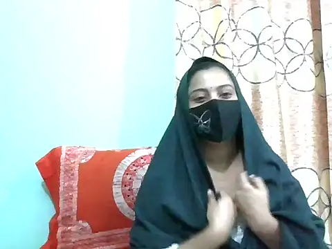 daisy-03 online show from December 5, 4:30 pm