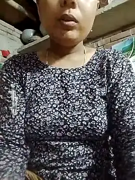 Snapshot of ayesha0001122 chatting on October 13, 6:21 pm ayesha0001122 online show from October 13, 6:21 pm