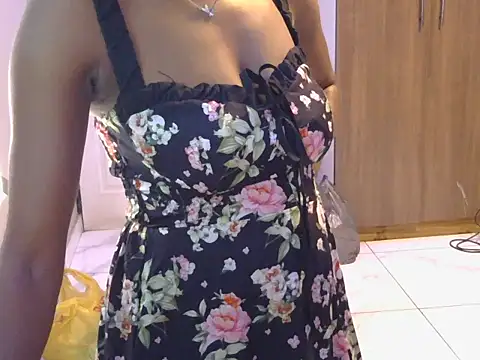 Snapshot of petite_queenx chatting on October 12, 12:07 pm petite queenx online show from October 12, 12:07 pm