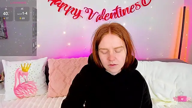 Evarey  online show from February 12, 7:10 am