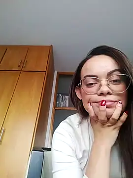 Snapshot of Mia_469 chatting on October 8, 8:46 pm Mia 469 online show from October 8, 8:46 pm