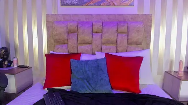 celeste collins  online show from November 10, 11:38 am