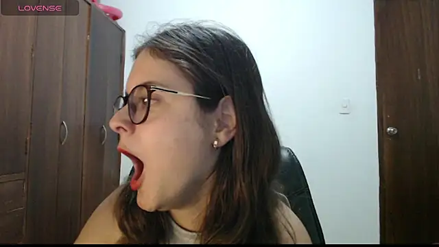 CarlaLorez online show from April 23, 1:03 am