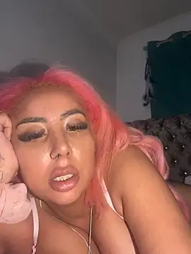 Snapshot of zara_bellexx chatting on October 7, 11:42 pm zara bellexx online show from October 7, 11:42 pm