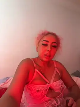 Snapshot of zara_bellexx chatting on October 13, 6:32 pm zara bellexx online show from October 13, 6:32 pm