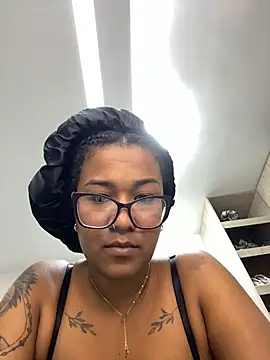 Sashaoregon online show from November 21, 11:18 pm