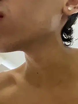 SiaraRealist online show from October 31, 11:53 pm