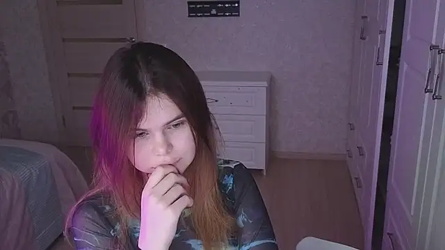 EricaThompson online show from October 30, 12:39 pm