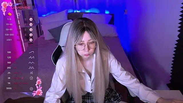 sofiisun online show from November 12, 2:09 am