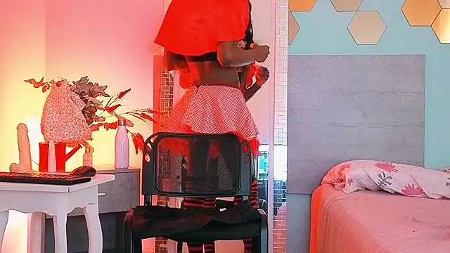 Darkcandyboy online show from October 18, 1:36 pm