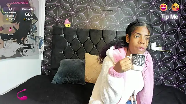 thianahorny online show from March 6, 2:23 pm