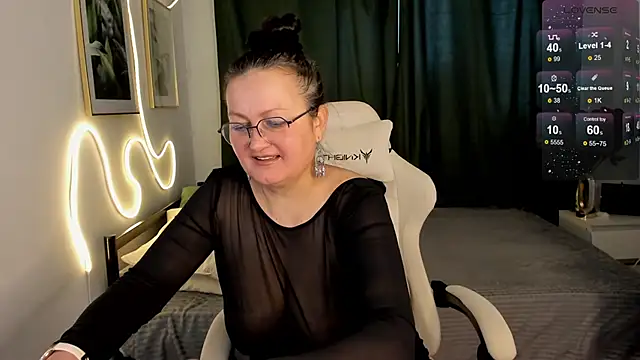 hottyannaa online show from February 25, 2:54 am