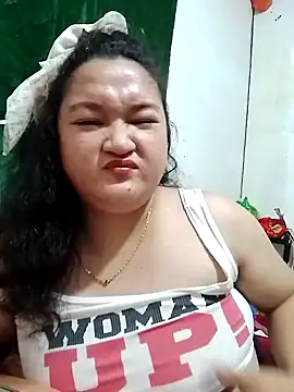 Snapshot of sweetannie13 chatting on October 12, 6:21 pm sweetannie13 online show from October 12, 6:21 pm