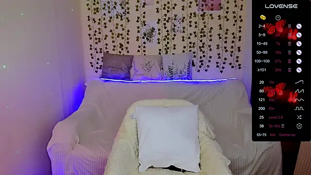 Evaa Braunn online show from December 15, 2:17 am