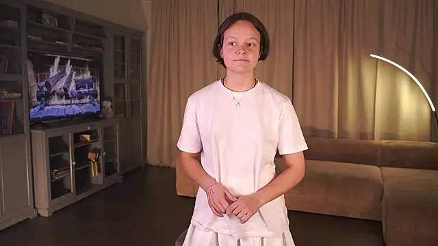 VeliaRogoff online show from October 20, 1:36 pm