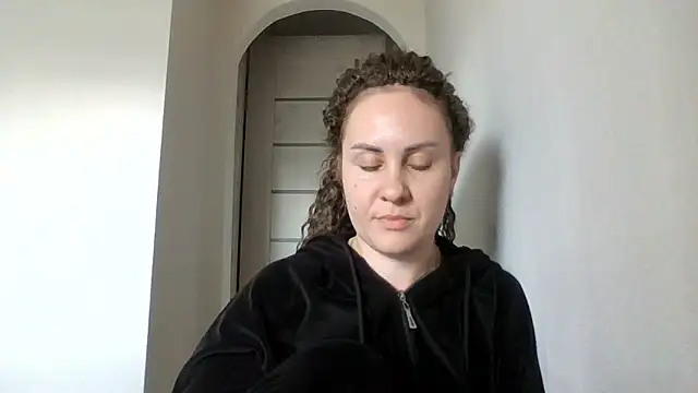 MeadowEyes online show from May 30, 12:25 pm