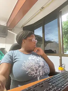 gabrielabrunette69 online show from October 12, 10:45 pm