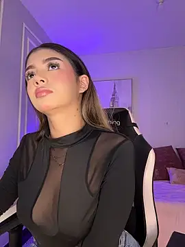 HoneyMollyX online show from April 12, 2:20 pm