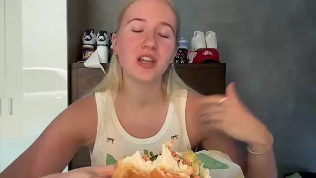 itssosierra online show from April 3, 2:31 am