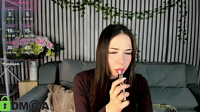 Lana Stones online show from November 8, 12:15 am