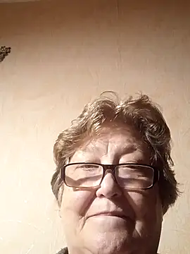 Snapshot of Katherine735 chatting on October 12, 10:01 pm Katherine735 online show from October 12, 10:01 pm